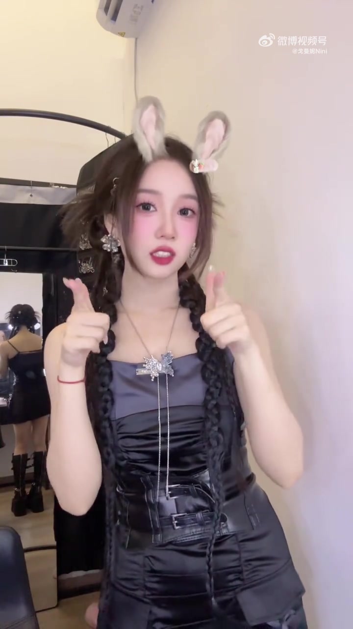 DB官网在线登录入口可爱捏！无畏契约主持戈曼妮更新视频：不浪费每一次的妆容