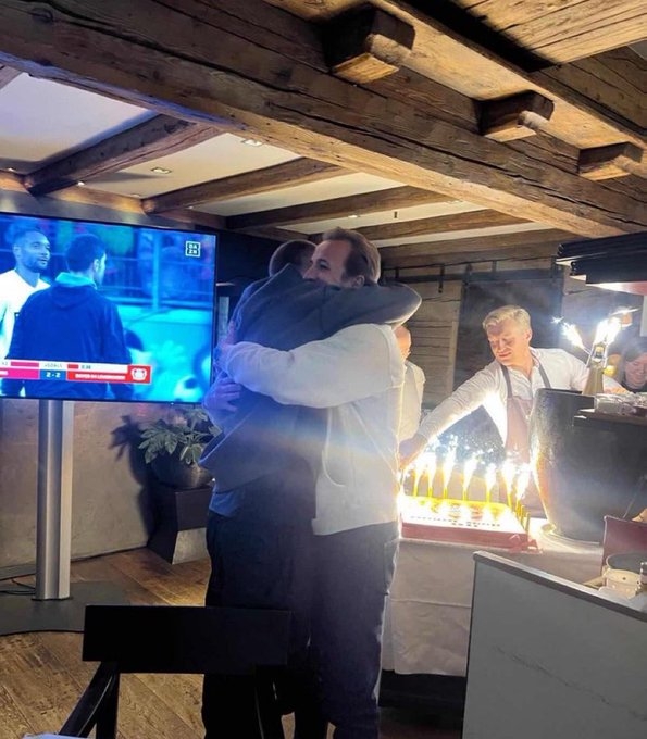 DB视讯官方登录入口拜仁CEO:凯恩证明他可以夺冠 祝贺球队和孔帕尼教练组